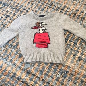 Gap peanuts sweater